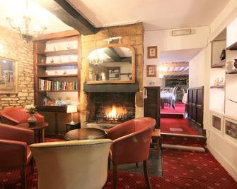 The Crown Inn - Chippenham - Lounge