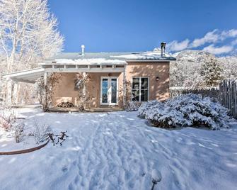 Unique Casita w/ Kiva Fireplace: 11 Mi to Taos Ski - Arroyo Seco - Building
