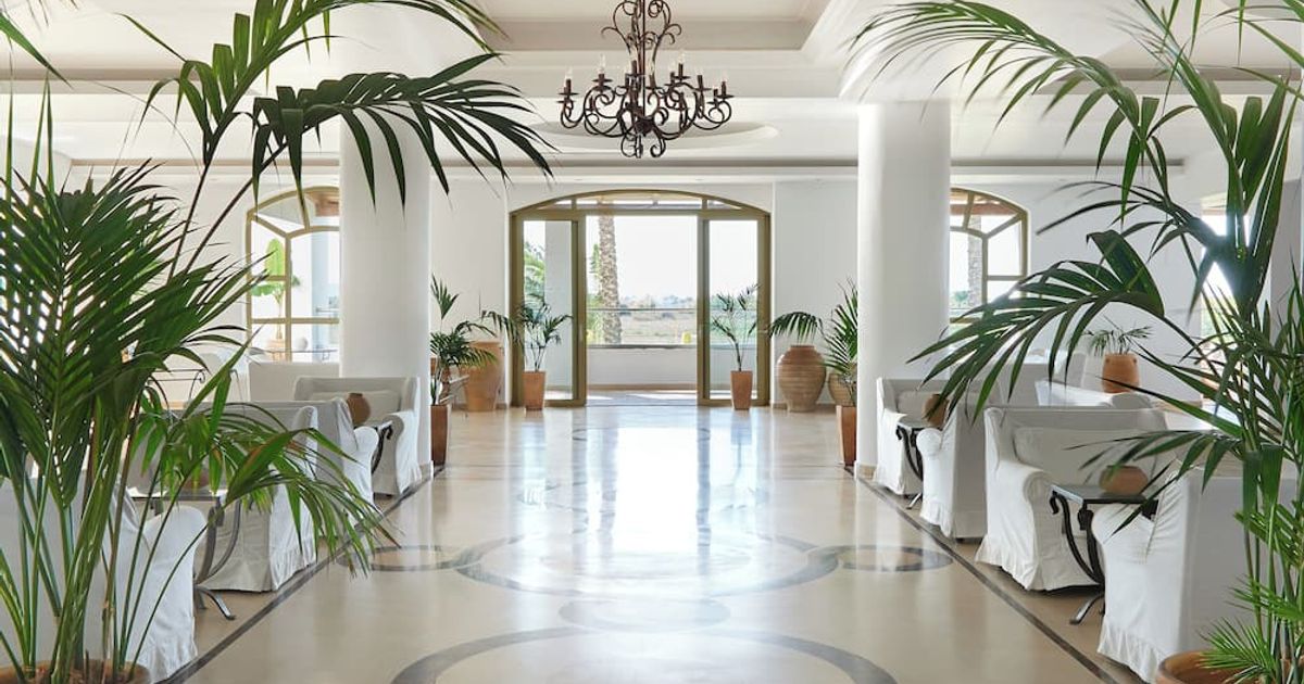 Hotel Paradiso 1999 Guest House Paradiso Netflix Uk Grecotel Casa