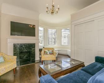 No Beach/Russian Hill 2br/2ba beautiful Edwardian flat - San Francisco - Living room