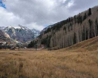 Etta Place 5 by AvantStay - Telluride - Outdoors view
