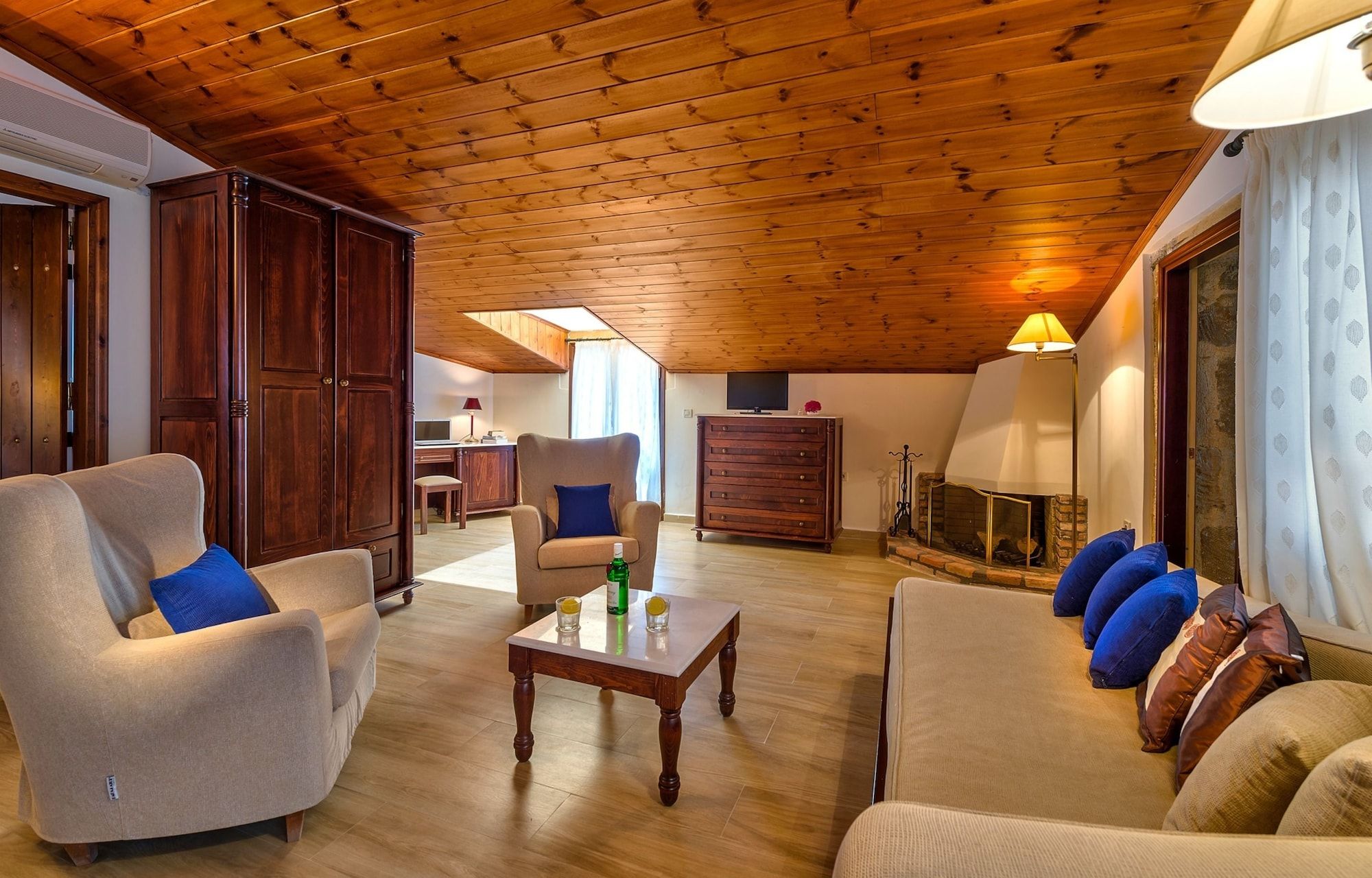 سبيليا فيليدج