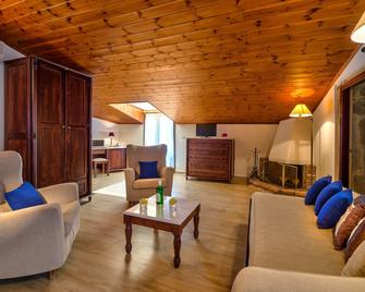 Spilia Village Hotel & Villas - Spilia - Living room