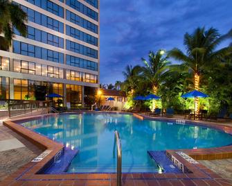 Holiday Inn Miami West - Airport Area - Miami - Pool
