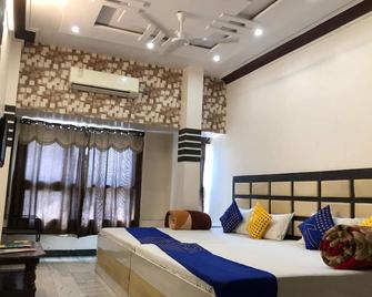 Hotel Siddhartha - Ujjain - Camera da letto