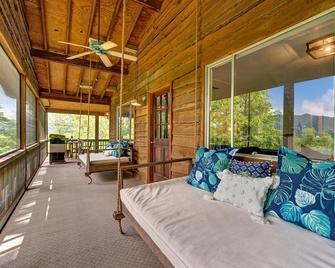 Magnolia Ridge - Free Whitewater Rafting - Secluded Luxury - Modern And Rustic - Robbinsville - Balkón