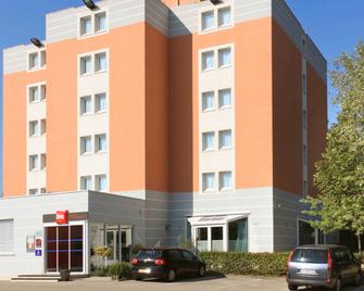 Ibis Lyon Sud Chasse Sur Rhone - Chasse-sur-Rhône - Edificio