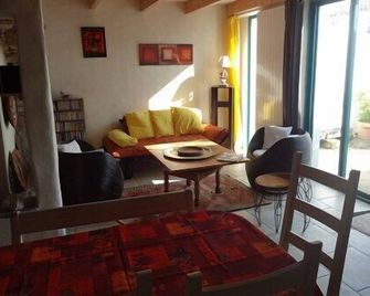 house with floor. 3 bedrooms, garden with courtyard, harbor joinville - Ile d'Yeu - Sala de estar