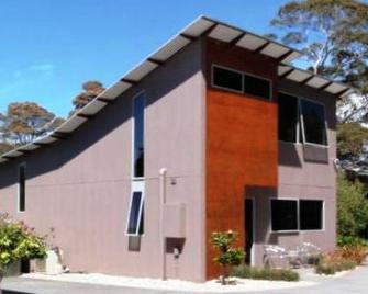 Ulverstone River Retreat - Ulverstone - Building