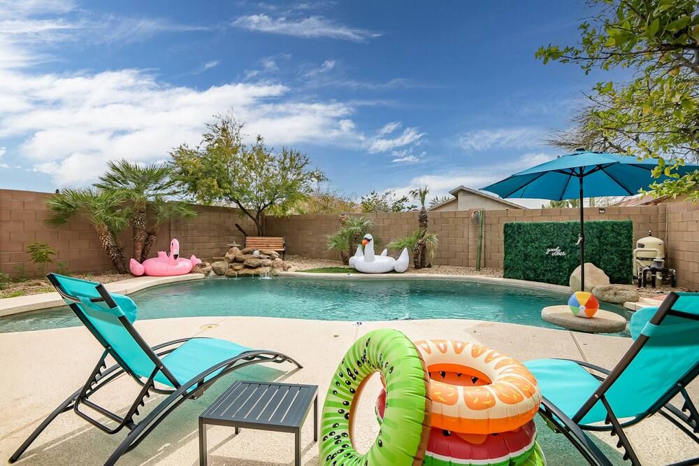 Chic Poolside Oasis - Karaoke - Bbq - Games - פיניקס - בריכה