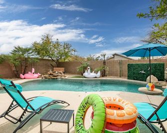 Chic Poolside Oasis - Karaoke - Bbq - Games - Phoenix - Piscina