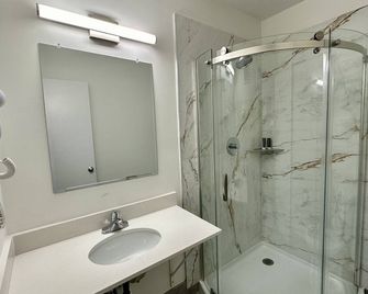 Royal Inn And Suites Charlotte Airport - Charlotte - Kylpyhuone