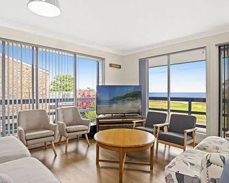 George Bass Drive 569 On The Beach Living managed by Batemans Bay Accom - 말루아 베이 - 거실