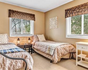Golf, Lake Pinneo & The Club | Windsor Village 4A - Lebanon - Bedroom
