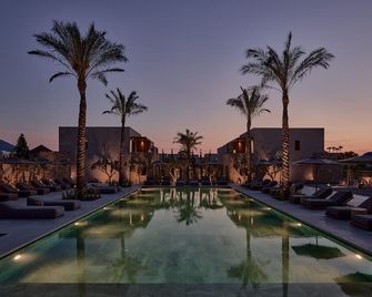 Theros All Suite Hotel - Adults Only - 科斯鎮 - 游泳池