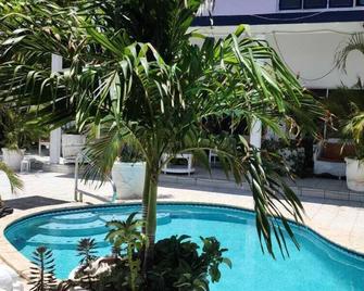 First Day Hostel On Aruba - Oranjestad - Piscina