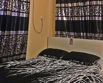 Parking,Delux-Room,Full Kitchen,Great For Long Stays,Laundry,Cleaners - Enugu