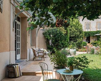 Domaine de la Serve - Corcelles-en-Beaujolais - Patio