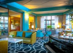 Castletroy Park Hotel Suites - Limerick - Living room