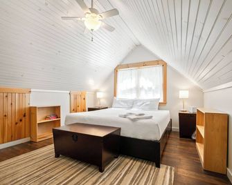 Five Pines - Private new home on Mooselookmeguntic Lake, with dock, beach, and kayaks! - Oquossoc - Habitación