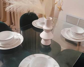 Jesse 2 Bedroom Apartment By Get - Dunstable - Essbereich