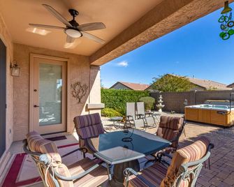 2 King Beds! Private Spa! 2 Bedroom & 2 Bathroom Home in Queen Creek! - Queen Creek - Patio