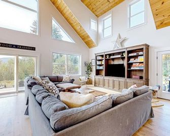 Ridgeview - Whitefield - Living room