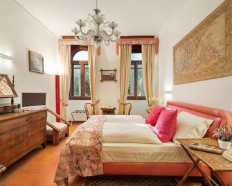 Villa Pambuffetti - Montefalco - Bedroom