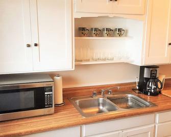 Historic Bamberger Station Apartment - North Salt Lake - Kitchen