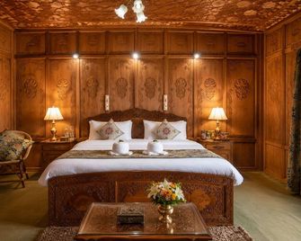 Shahenshah Heritage Houseboat - Srinagar