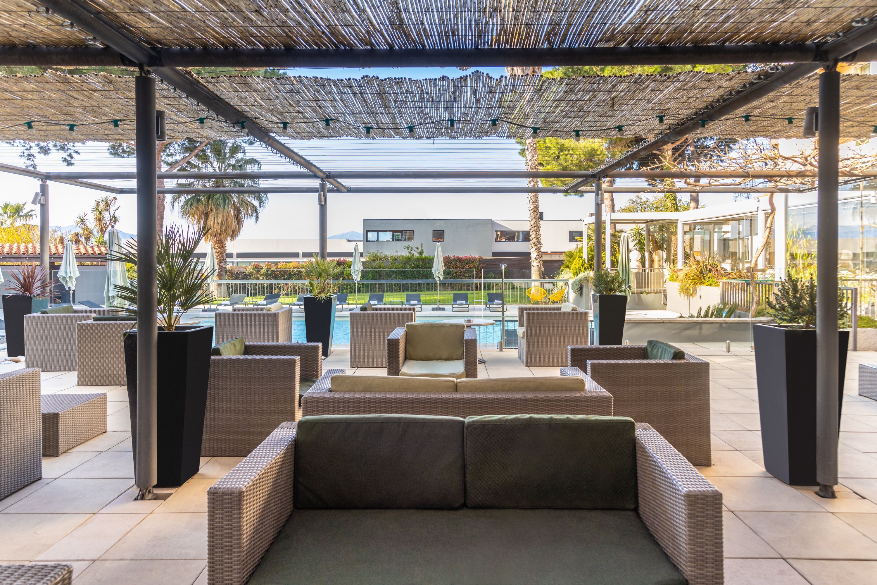 Holiday Inn Perpignan - פרפיניאן - פטיו