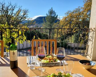 Peaceful home with large covered south-facing terrace - Saint-Hippolyte-du-Fort - Balcony