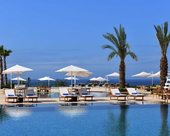 منتجع وسبا هيلتون الشاطئي تغازوت باي - Taghazout - حوض السباحة