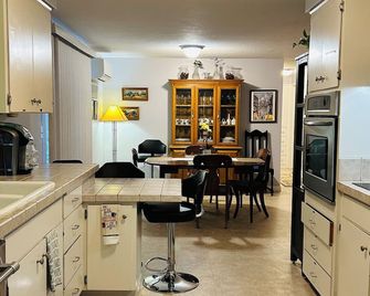 Emerald City 3B Home - Extended Stay Discounts - Eugene - Kitchen