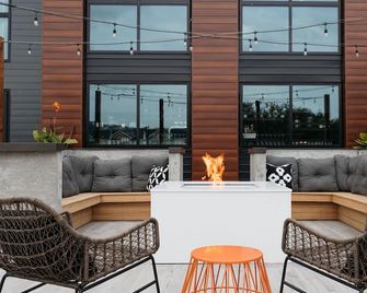 Revel Hotel Des Moines Urbandale, Tapestry Collection By Hilton - Urbandale - Innenhof