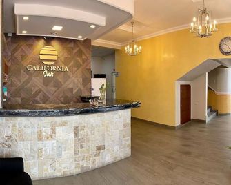 Hostal California Inn - גואיאקיל - דלפק קבלה