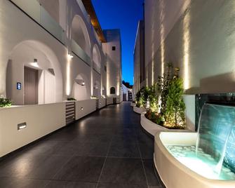 Deluxe Hotel Santorini - 希拉 - 建築