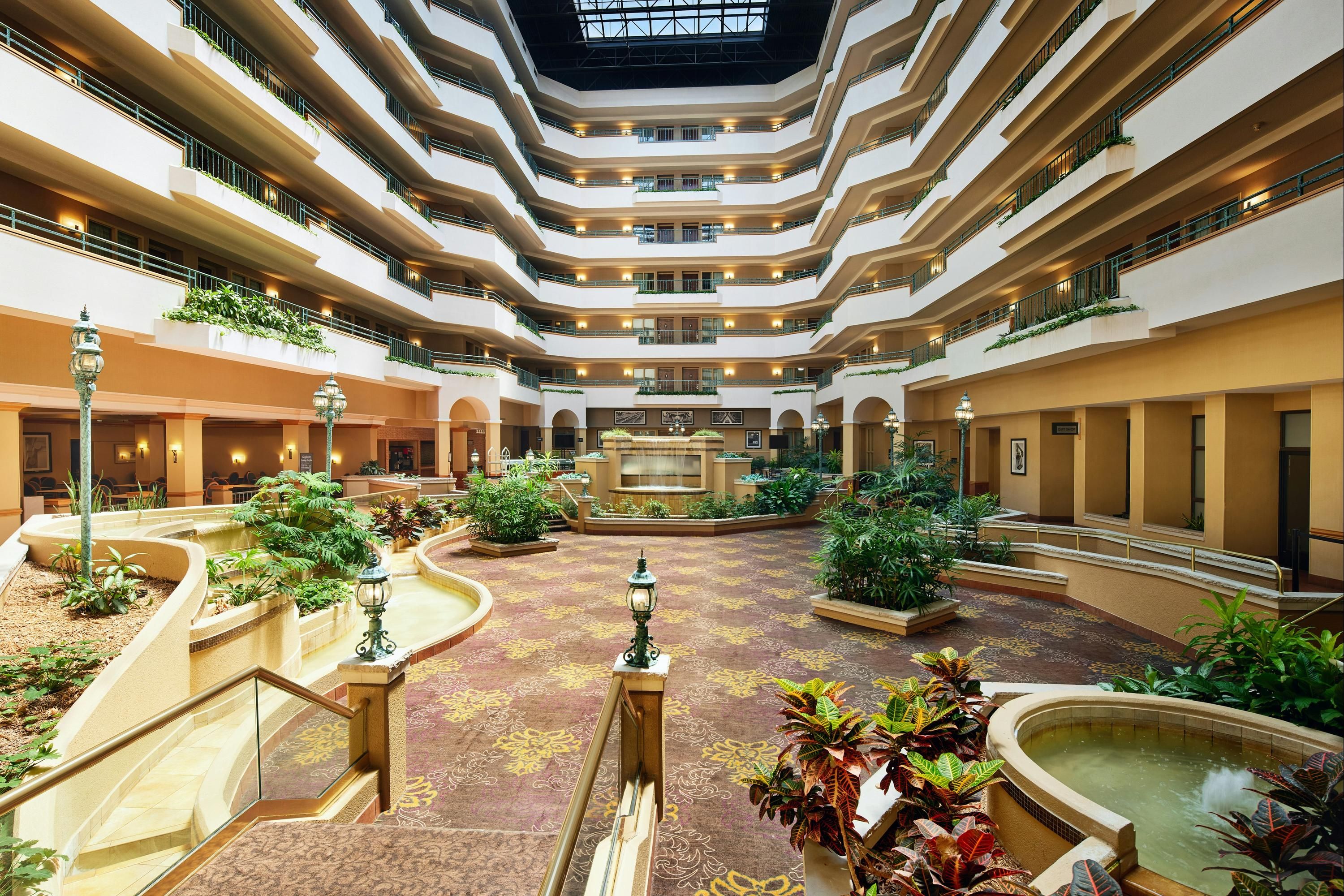 Embassy Suites by Hilton Greensboro Airport - גרינסבורו - לובי