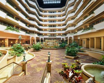 Embassy Suites by Hilton Greensboro Airport - Greensboro - Lobby