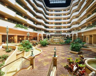Embassy Suites by Hilton Greensboro Airport - Greensboro - Reception