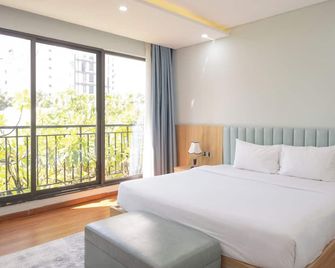 Hummer Hotel & Apartment Da Nang Beach - Da Nang
