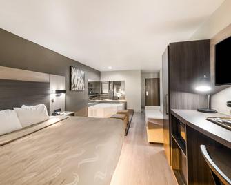 Quality Inn and Suites North Mesquite I-30 - Месквіт - Спальня