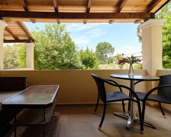 Erifili Apartments - Sidari - Balcón