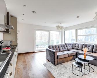 Stylish flat in Peterborough - Peterborough - Living room