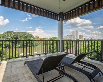Aruntara Riverside Boutique Hotel - Chiang Mai - Balcón