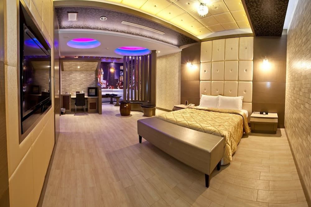 وي فينج إكسكويزيت هوتل نانزي برانتش