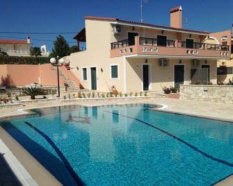 Terra Relaxa - Loutraki - Basen