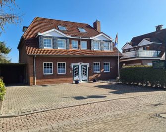 Hotel-Pension Friesenruh - Bensersiel - Gebouw