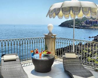 B&B Acireale - Il Cavalluccio Marino Fronte Mare - Acireale - Balcón