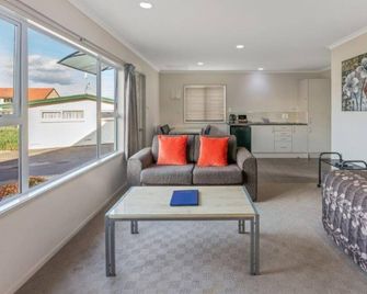 小屋公園溫泉汽車旅館 - 陶朗阿 - 客廳